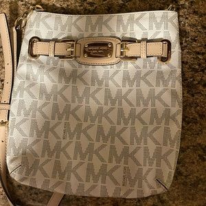 Micheal kors purse